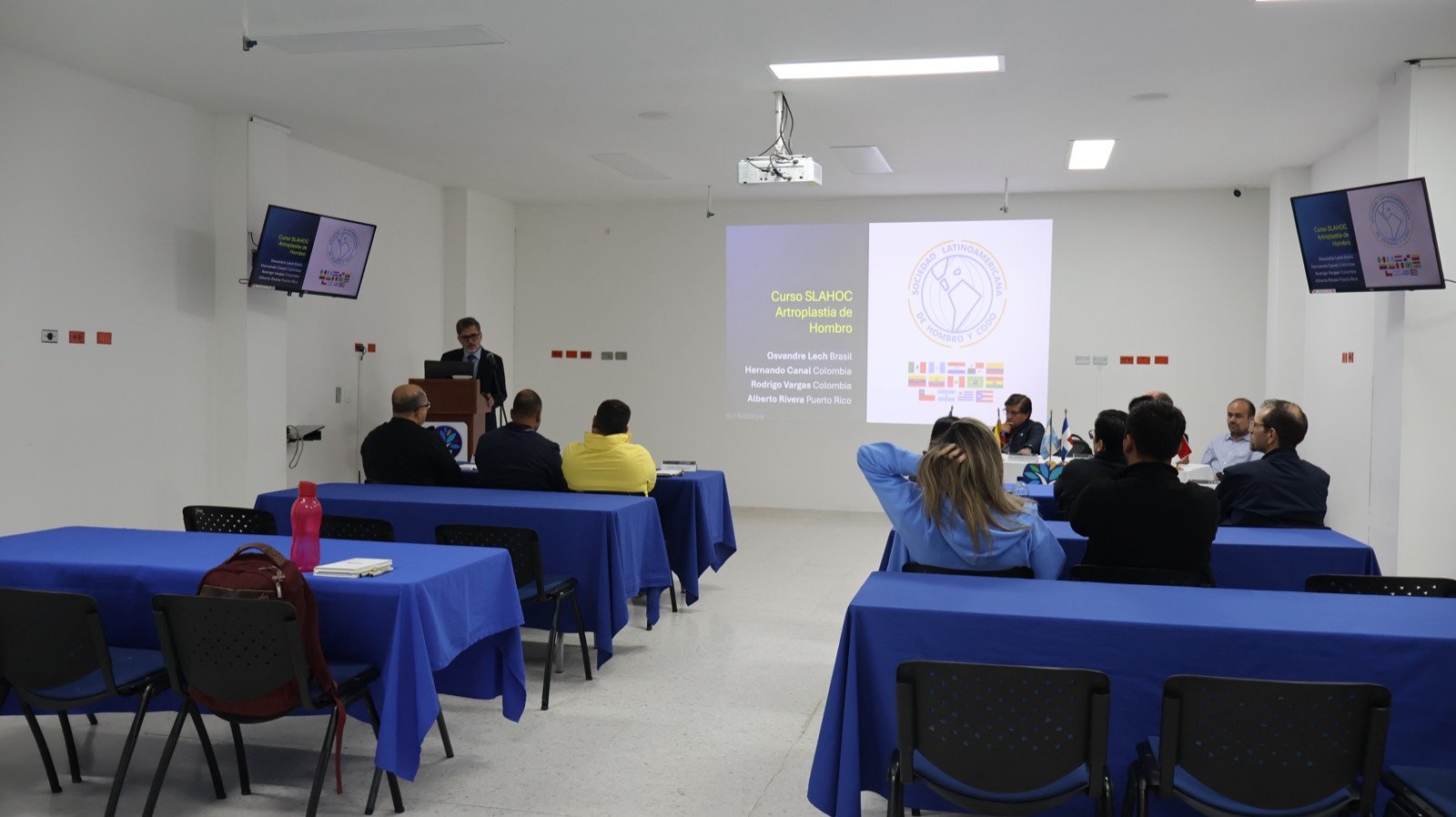 Panel de conferencia institucional de CLEMI